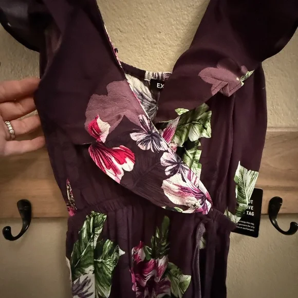 NWT Express Maxi Dress cold shoulder floral ruffle - Picture 4 of 10